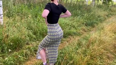 Wife ngotea tikaokao i runga i te tiriti, a kua takoto ki te mutunga i runga i tona kaihe. CleoModel porn Russian